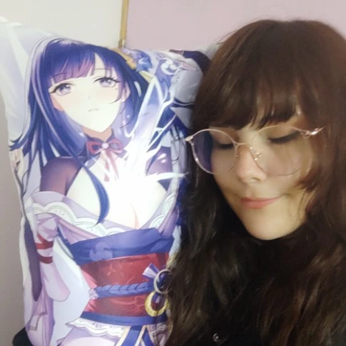 "Olivia K" Customer of the Anime Body Pillows website